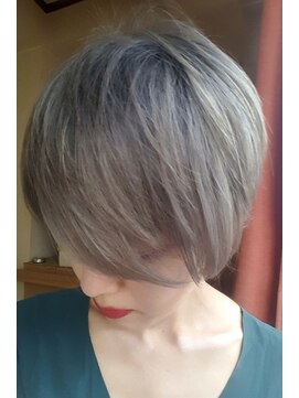 アンディー(&dy) 透明感 シルバー グレー