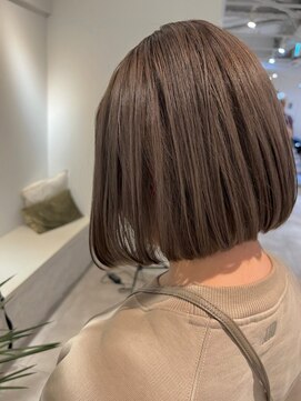 ジーナ セントラル銀座(Zina) くすみカラー＊丸みボブ＊スモーキーベージュ【ZinaCENTRAL】