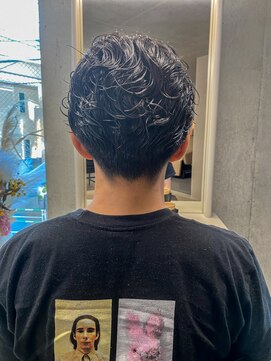 エウペ 渋谷(WEUPE) 斜めバング/グレージュカラー/デザインカラー/シルキーベージュ