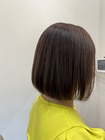 リノショアーズ 元町店(RINOSHORES)&nbsp;大人可愛い前下がりマッシュショートボブエモージュ白髪ぼかし