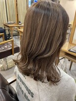 レイリー(LAiLy)&nbsp;ハイライトでベージュグラデーション