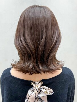 アイティーバイアルバム 八王子店(IT by ALBUM) 秋色くすみベージュオリーブカラーイメチェン前髪_ba502211