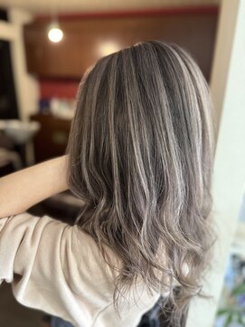 アンジー(an'gie) シャドールーツ