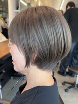 表参道大人ショートボブ顔周りレイヤーカットくびれショート40代