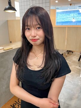 スート(suit.) 大人可愛いミディアムレイヤーロングカット