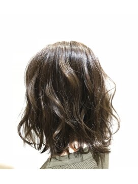 ジョージ(Jo-Ji) グレージュ×外ハネロブ♯インナー♯ハイライト♯ブリーチ