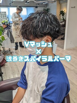 コワファーストナガサキシャンプーボーイ(COIFF1RST NAGASAKI SHAMPOO BOY) vマッシュ×波巻きスパイラルパーマ