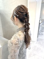 カケル(×.) 編みおろしポニーアレンジ