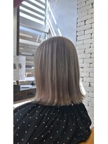 ザ カラー ラボ(THE COLOR LABO)&nbsp;外はねボブ　ケアブリーチ　白髪ぼかしグレージュ