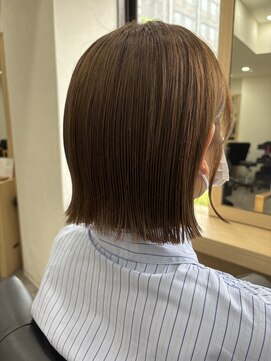 カッコ(kakko) 切りっぱなしボブ　×    ベージュ