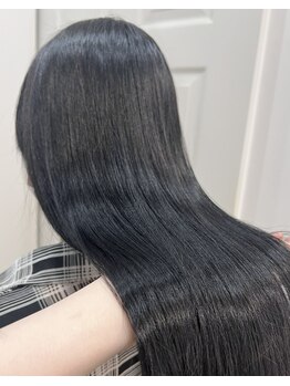 ロエネ(LOENE)の写真/髪質が変わると、毎日が変わる。 自然な美しさを叶えるストレート。