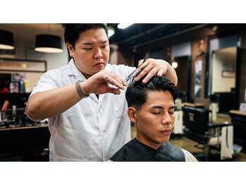 ワンワンオー バーバーショップ 博多店(@110 BARBER SHOP)の写真/全国トップクラスの実力派が集結。プロが認める圧倒的な技術力で、妥協を許さない大人の要望にお応え。