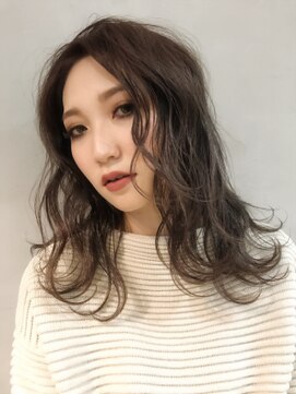 ジーナ(XENA) シルキーグレージュ