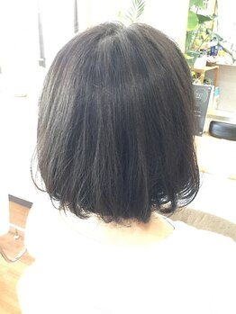 ヘア サロン ミンティア(HAIR SALON MINTIA)の写真/【カット+白髪染め/￥7560】髪と地肌に優しくしみにくいお薬を厳選☆11トーンの明るめカラーまでご用意！