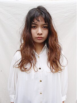 ララ(LALA) 癖巻きグラデーション