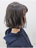 外ハネレイヤーボブ×マットグレージュ