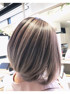 イリ 梅田(ili) 【kento限定カラー】バレイヤージュ/3Dカラー/ショートボブ