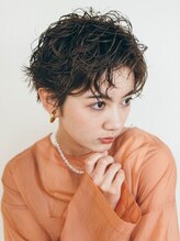 ピズムハク(PISM hak) カーリークールショート/イメチェン /春パーマ/耳だしショート