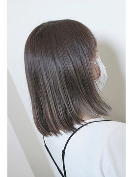 ビアージュ(Viage) :ミディアム　:インナーカラー　:グレーベージュ