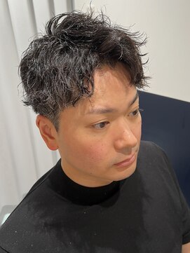 リバティシェアバーバー 銀座(LIBERTY SHARE BARBER) 【YOSHI】ツーブロツイストスパイラルパーマ