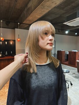 ニードジェリコ(NEED JERICHO) ステップカット×レイヤーカット