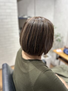 ビスイル 秋葉原店(Vis ill) ハイライト/白髪ぼかし/丸みボブ/透明感/似合わせカット