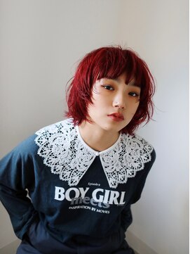 トゥコ(tuco) ボブ　赤カラー　ブリーチ　ウルフ