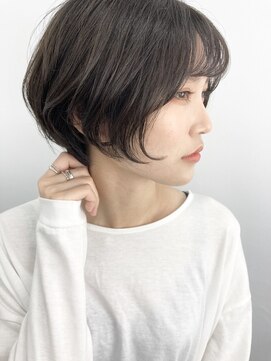 アオゾラヘアーヒカリノモリ(AOZORAHAIR hikarinomori) ショート　フェザーバング　フェイスレイヤーがクールでオシャレ