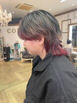 コワファースト 大分(COIFF1RST) 裾カラーレッドのウルフスタイル