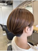 刈り上げショート×ベージュカラー