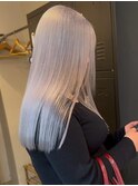 ホワイトシルバー×ストレートロング