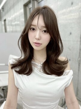 透明感グレージュブラウン/ミディアムレイヤー/くびれミディアム