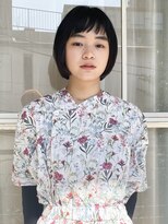 オーオ シカシカ(OOO YY)&nbsp;柔らかい雰囲気のオン眉×ボブ/ミニボブ