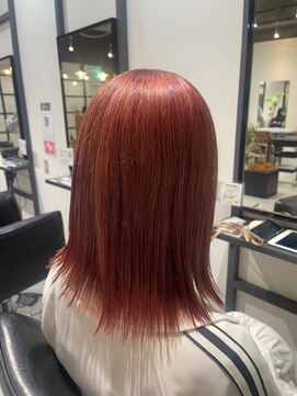ニール(Neale.) 小顔ピンクレッド11.28