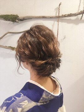 ヘアセットサロンエッジ(Edge) お着物で街歩きギブソンタックアレンジ