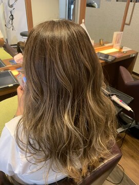 ヘアーアンドビュー ティーリタ 蕨(RITA) ハイライトベージュ