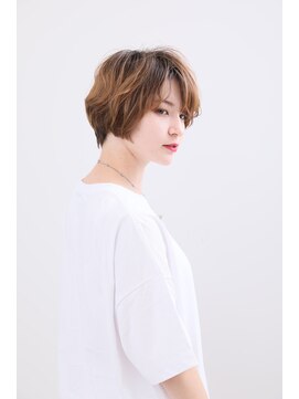 バズヘアー(BUZZ hair) 大人ショートボブ