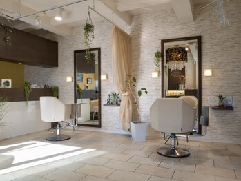 エピス(EPICE)の写真/【東二見駅から徒歩1分】丁寧なカウンセリングで、大人女性のお悩みを解決!艶感と透明感のある色味を*