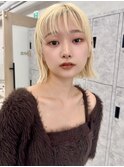 ショートヘア顔周りレイヤーブリーチダブルカラーショートボブ