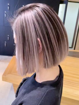 シオン(shion) ボブ韓国ヘアハイライトカラーミディアム_ba372442