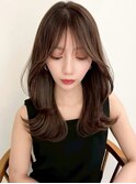 顔まわり×ミディアムレイヤーカット