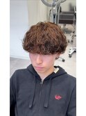 波巻きツイストスパイラルツーブロック刈り上げメンズパーマ
