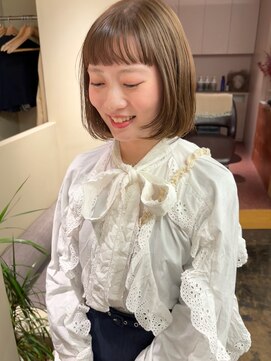 メク(meku) 明るめベージュの柔らかいボブ＊