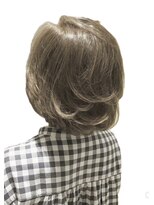 アルム(arum) ふんわり上品なレイヤーボブ