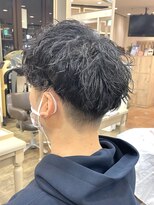 アルターリール(aL ter Rire)&nbsp;MEN’S HAIR/サーフカール/刈り上げセンターパート/中村