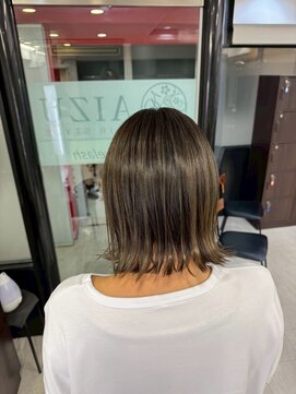 アイズ 本厚木(AIZU) シャドールーツ バレイヤージュ 白髪ぼかし