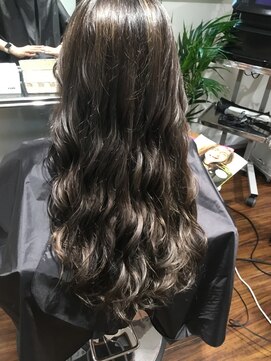 フェルナ(FERNA) グレージュハイライト