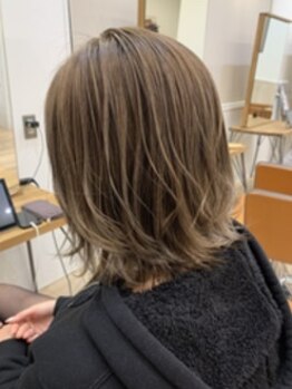 初めての白髪染めは<Charmia hair>におまかせ!!理想のStyleに合わせて白髪をカバーするデザインをご提案◎