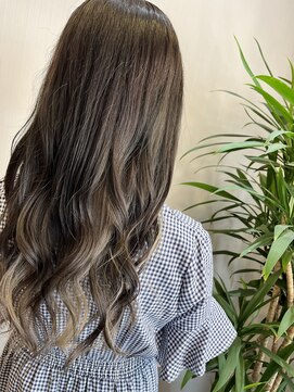 ヘアーアンドビュー ティーリタ 蕨(RITA) 愛されホワイトインナーカラー♪