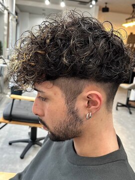 フゥ 宇都宮(FeU) 波巻きスパイラルパーマメンズマッシュパーマツイストパーマ